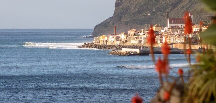 Auf der Blumeninsel Madeira surfen mit den Surfspots Ponta Pequena und Paul du Mar