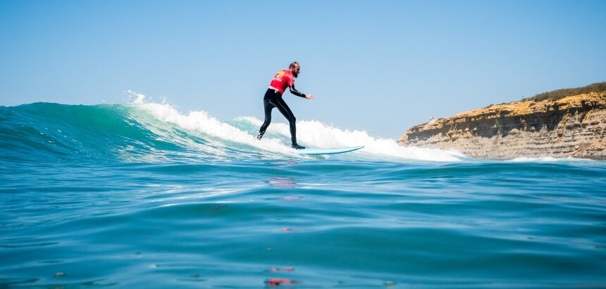 Surfschüler der Tres Ondas Surfschule Portugal in Ericeira